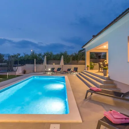 Nyaraló Amazing In With Wifi Galižana