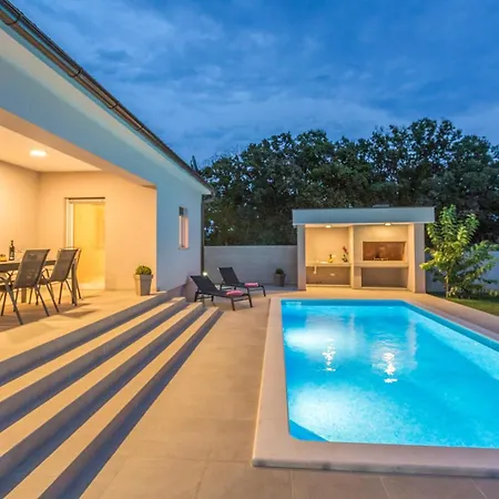 Amazing In With Wifi Galižana