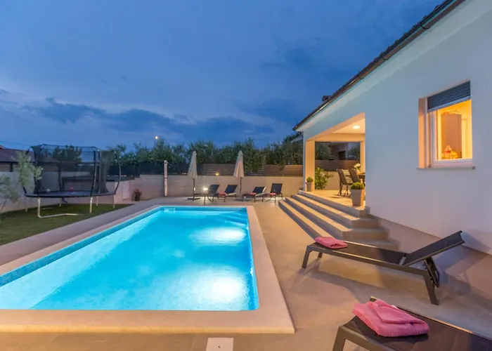 Tatil Evi Amazing In With Wifi Galižana