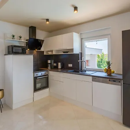 Amazing In With Wifi Сasa de vacaciones Galižana